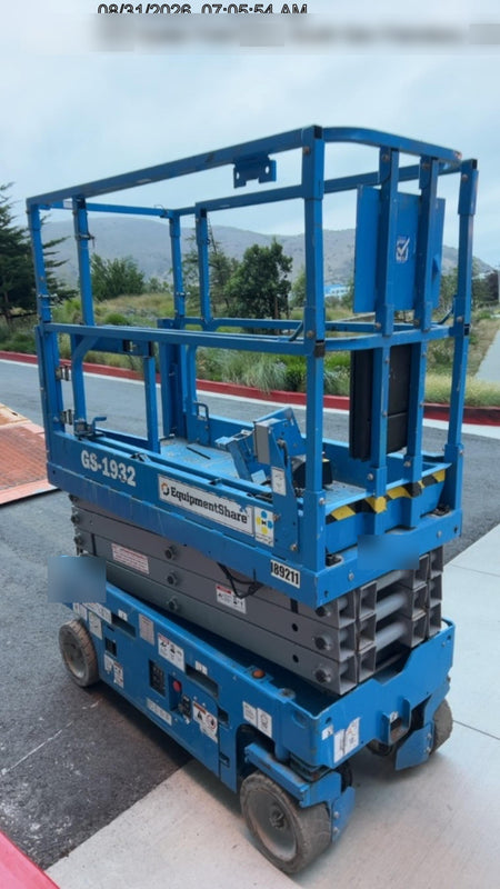 2021 GENIE GS-1932
