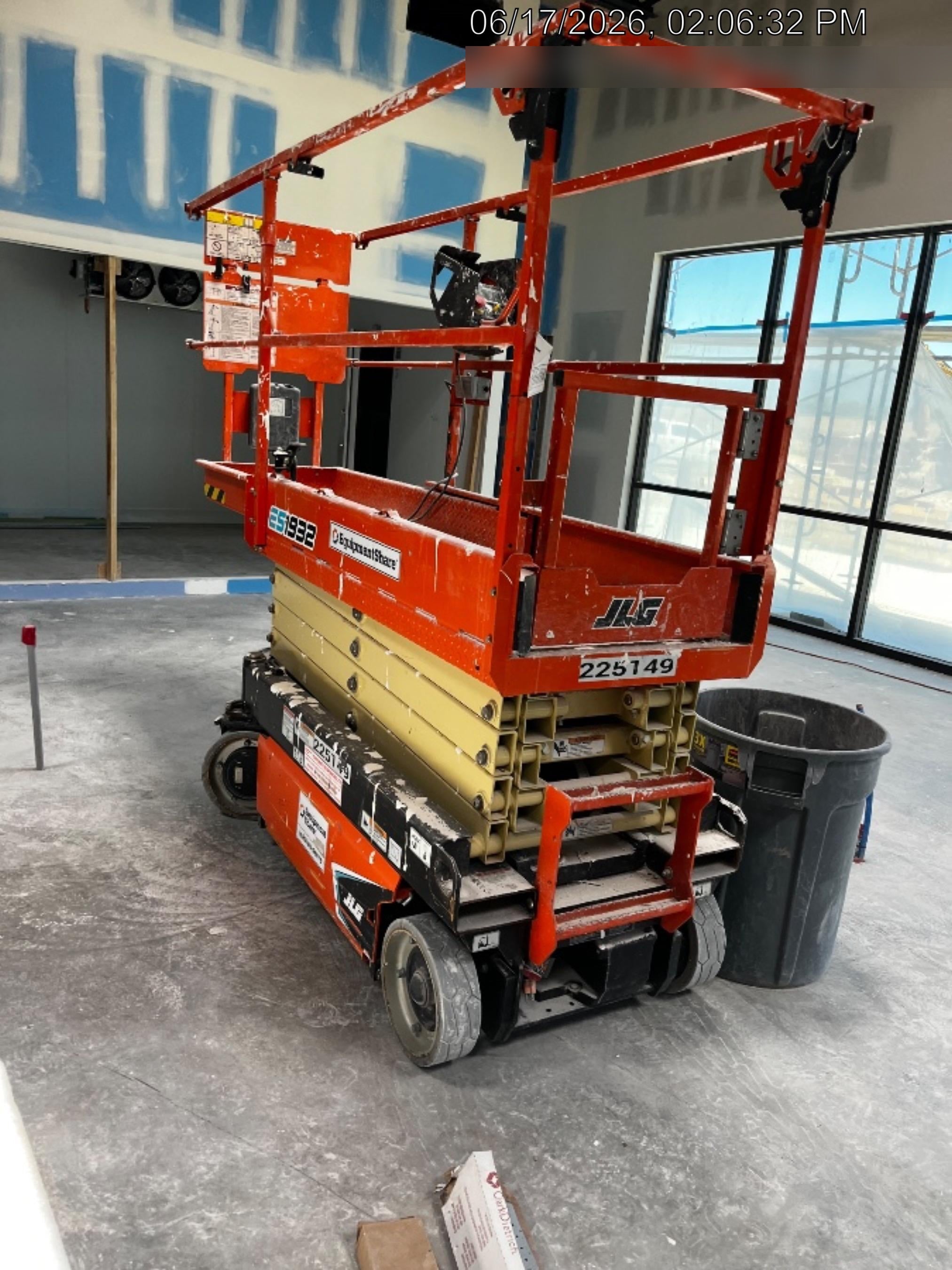2022 JLG ES1932