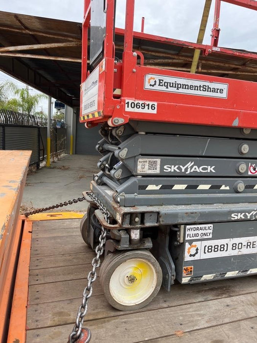 2020 Skyjack SJIII-3219 Solid NM Tires, Half height spring hinged entry gate, Dual Beacons, 800W Inverter