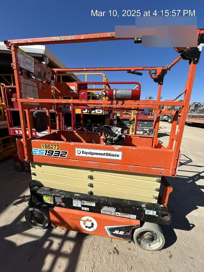 2021 JLG ES1932