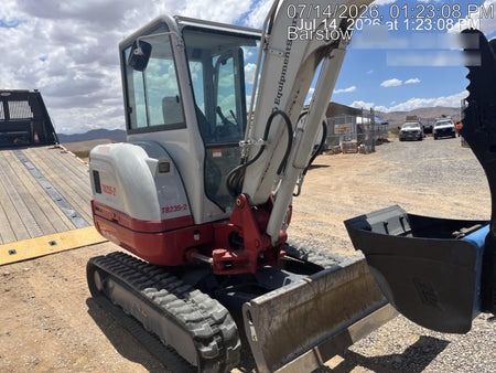 2025 TAKEUCHI TB235-2CR