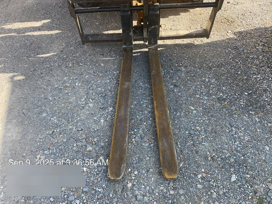 2019 JCB 510-56 Canopy, 74 HP, Solid Tires, STD Worklight, Beacon, Aux Hydraulics, Lifting Eye, Back up Alarm w/66" Carriage/60" Forks