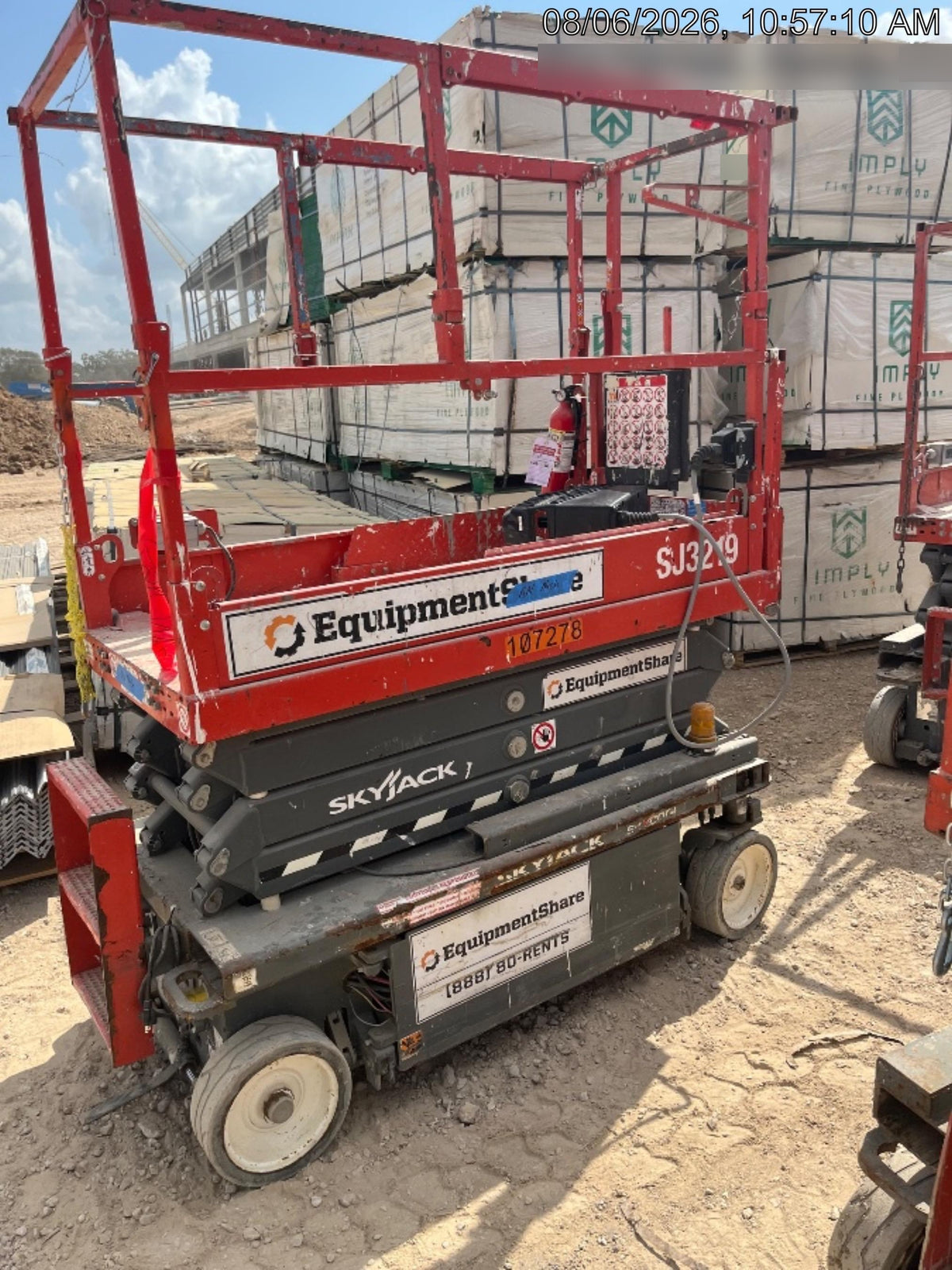 2020 Skyjack SJIII-3219 Solid NM Tires, Half height spring hinged entry gate, Dual Beacons, 800W Inverter