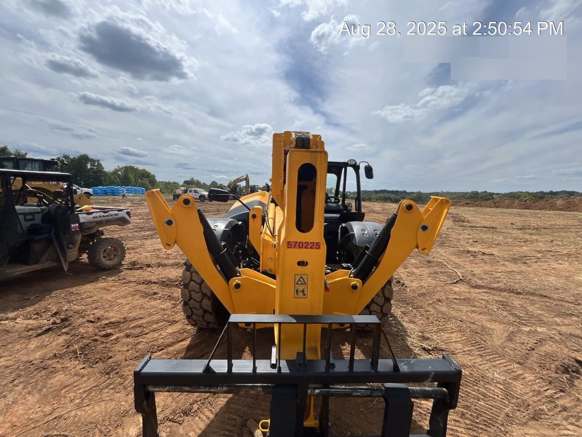 2025 JCB 512-56