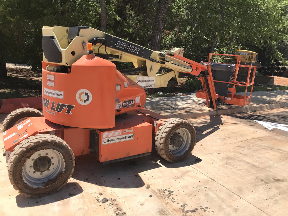 2019 JLG E450AJ