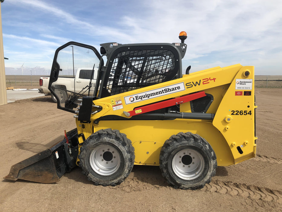 Wacker Neuson SW24 Wacker Neuson SW24 Skid Loader w/Open ROPS, Electric Attachment Controls, High Flow, Load Stabilizer, Beacon, 75" Bucket w/Smooth BOE, Bolt-On Tooth Bar