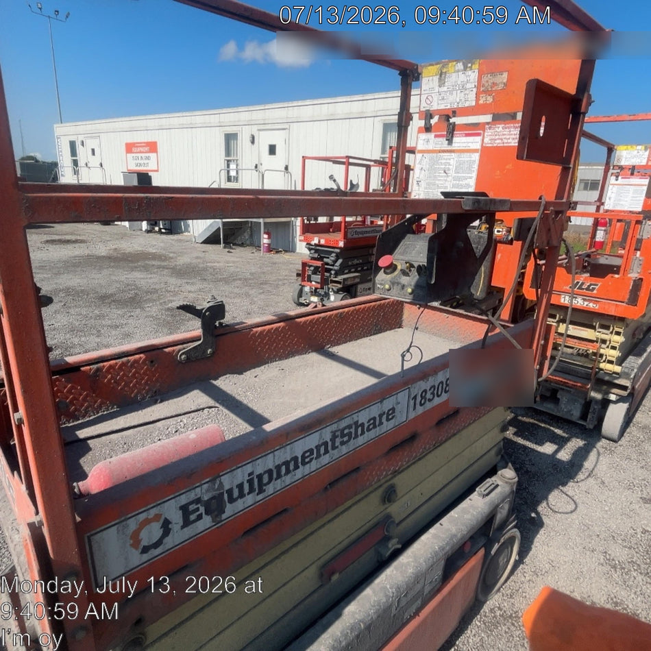 2021 JLG ES1932