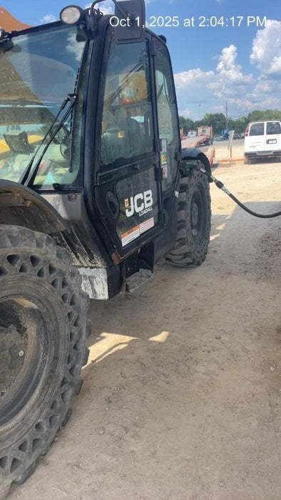 2019 JCB 510-56 74 HP w/CAB/HVAC, Beacon, Worklights, Aux Hydraulics, Solid Tires 66" Carriage/60" Forks