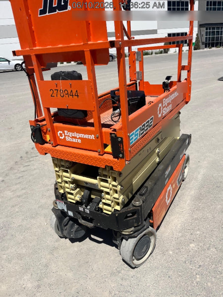 2022 JLG ES1932