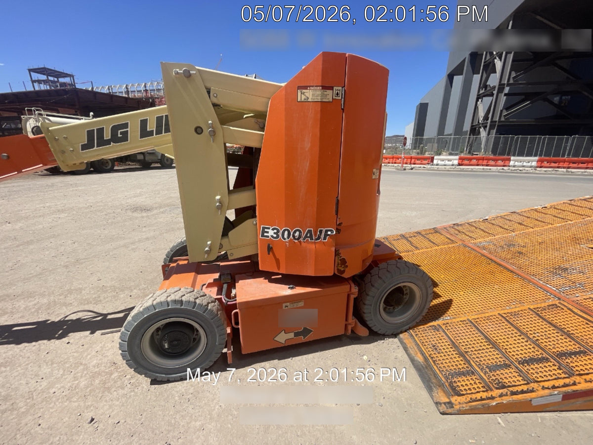 2019 JLG E300AJP