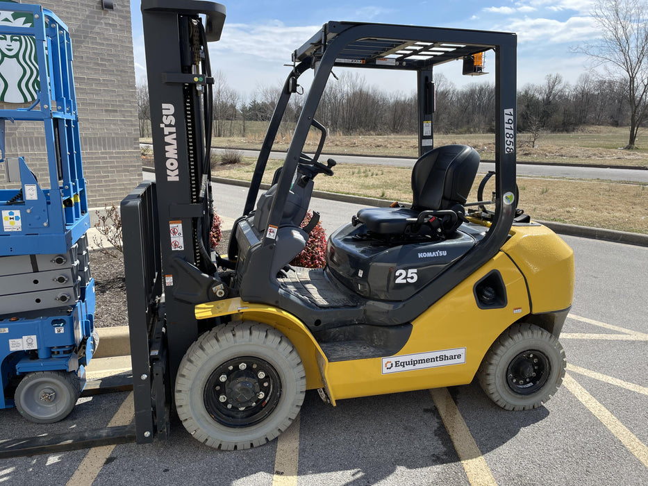 2021 KOMATSU FG25T-16