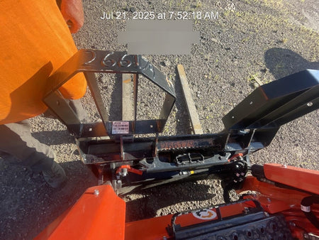 2022 TAKEUCHI 48" Pallet Forks - Takeuchi