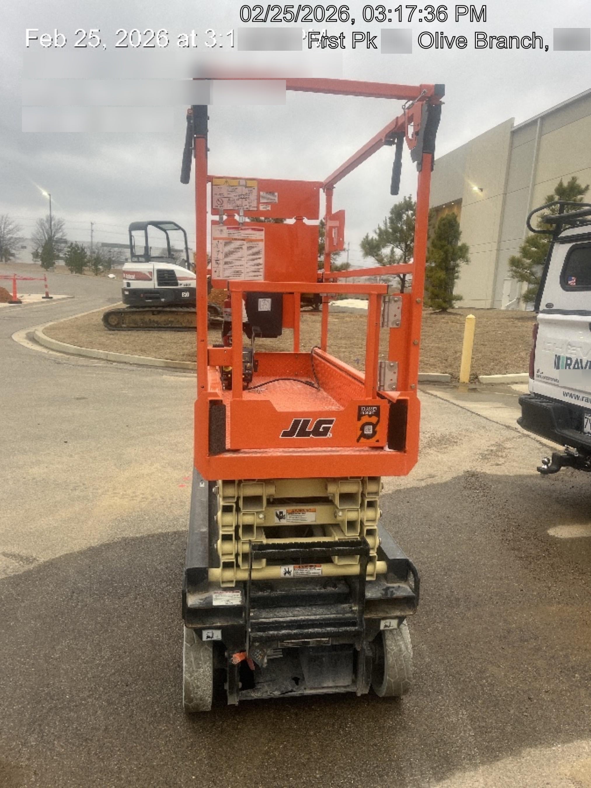 2025 JLG ES1932