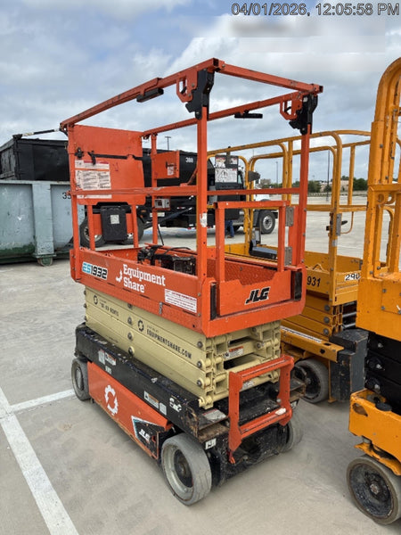 2022 JLG ES1932