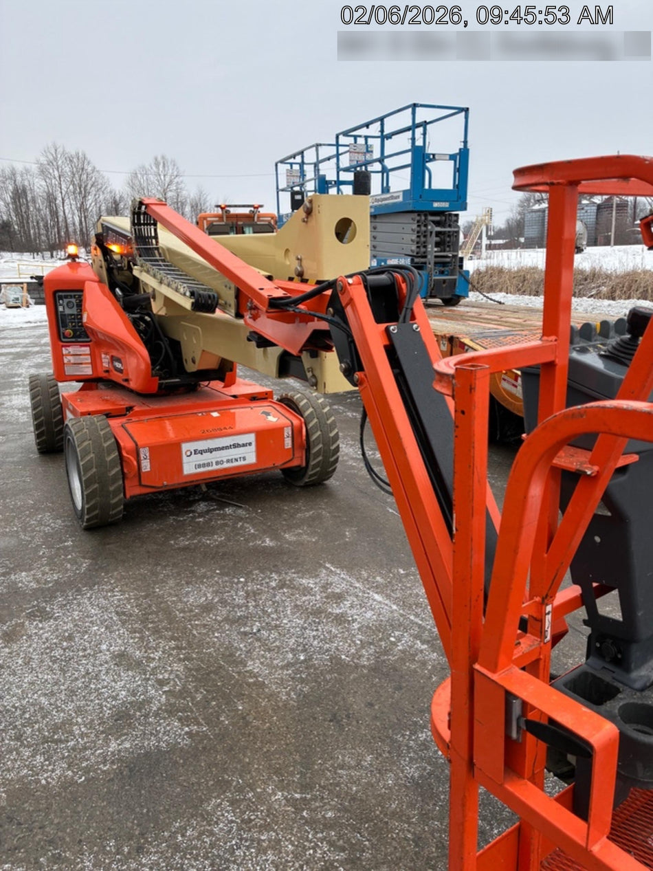 2022 JLG E450AJ
