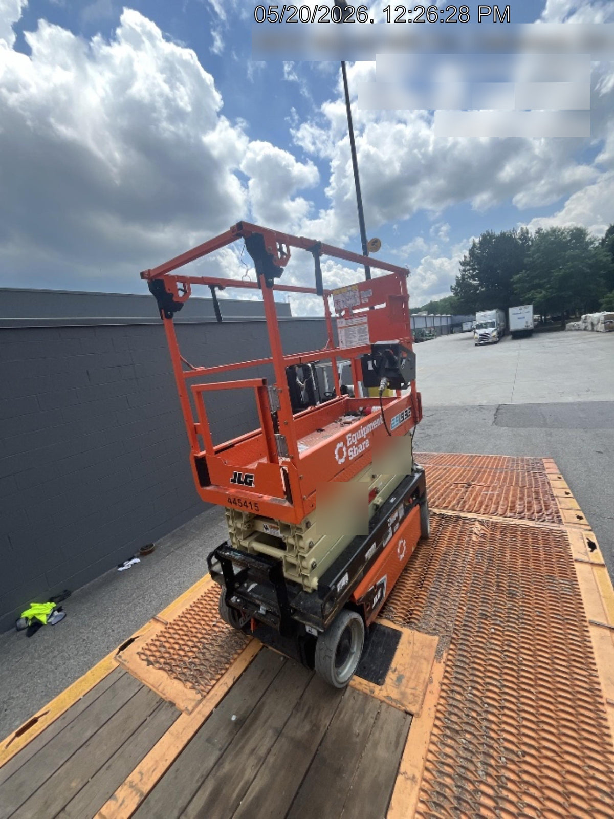 2023 JLG ES1932