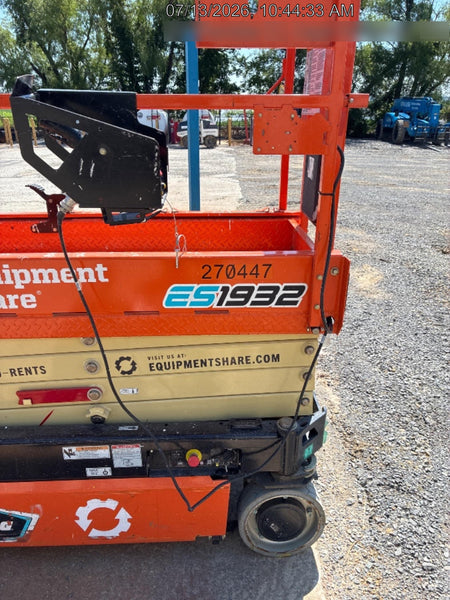 2022 JLG ES1932