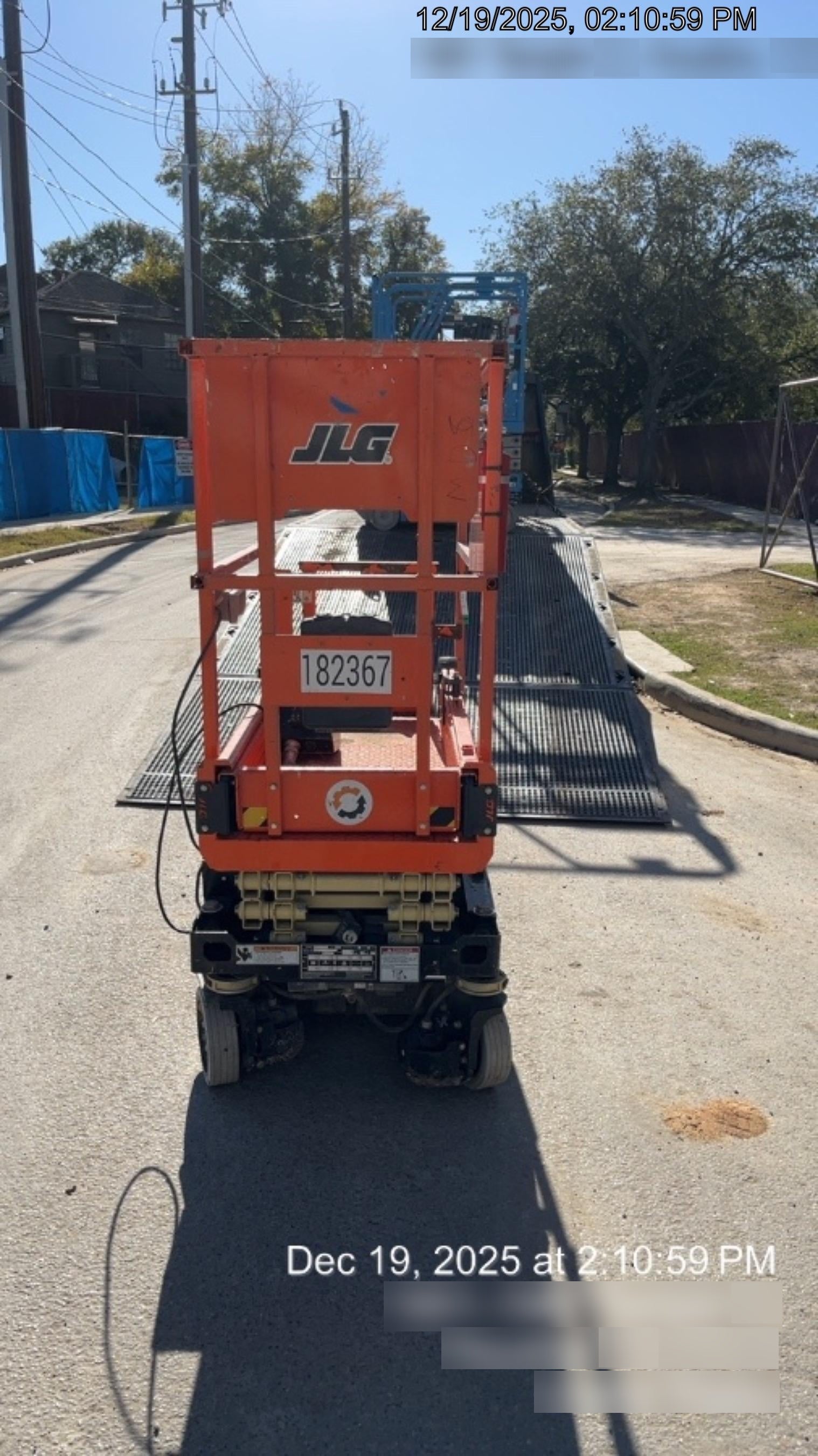 2021 JLG ES1330L