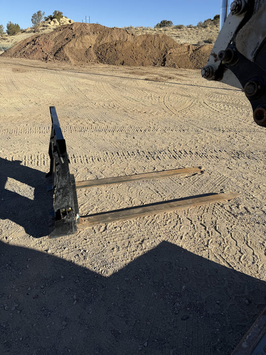 2023 ARROW MATERIAL HANDLING 72" Pallet Forks - Arrow