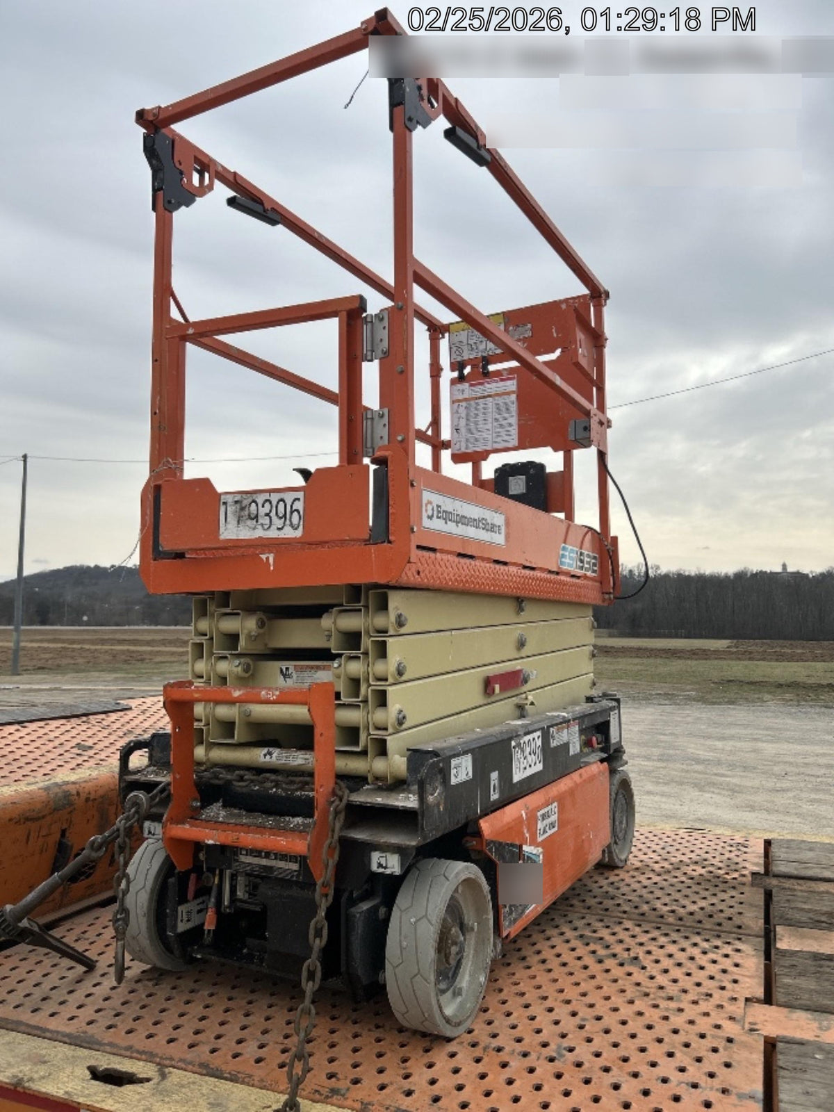 2021 JLG ES1932