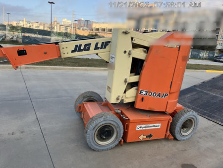 2019 JLG E300AJP