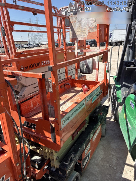 2022 JLG ES1330L
