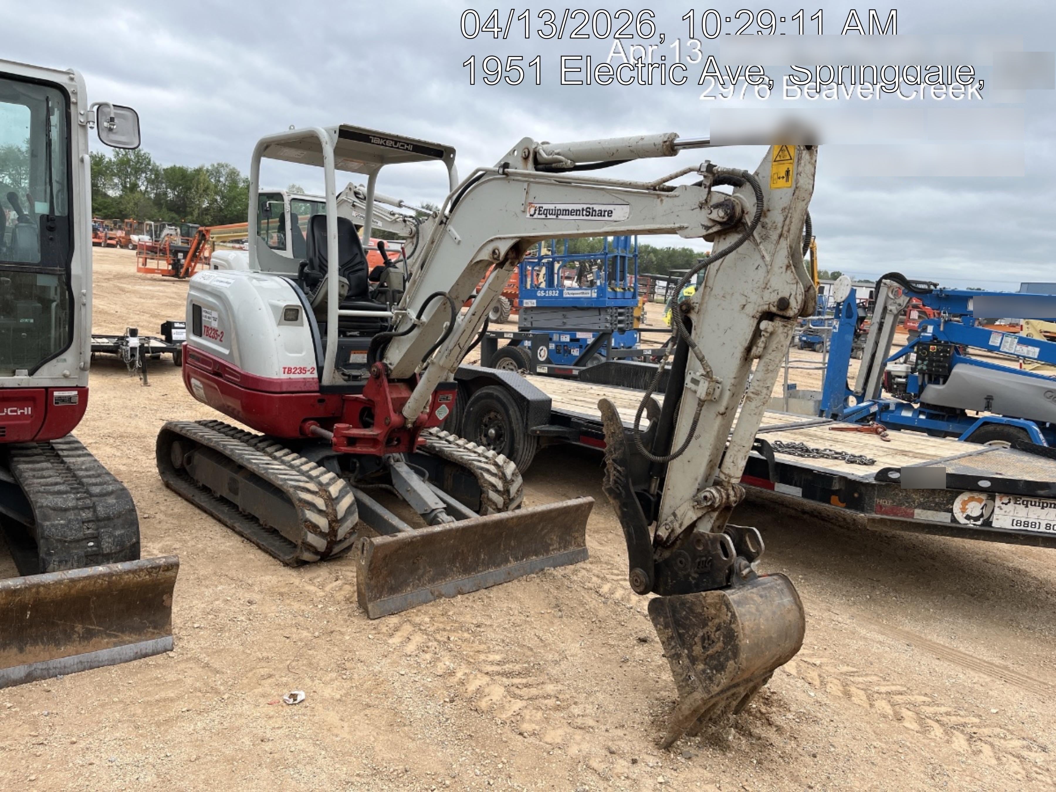 2021 TAKEUCHI TB235-2R
