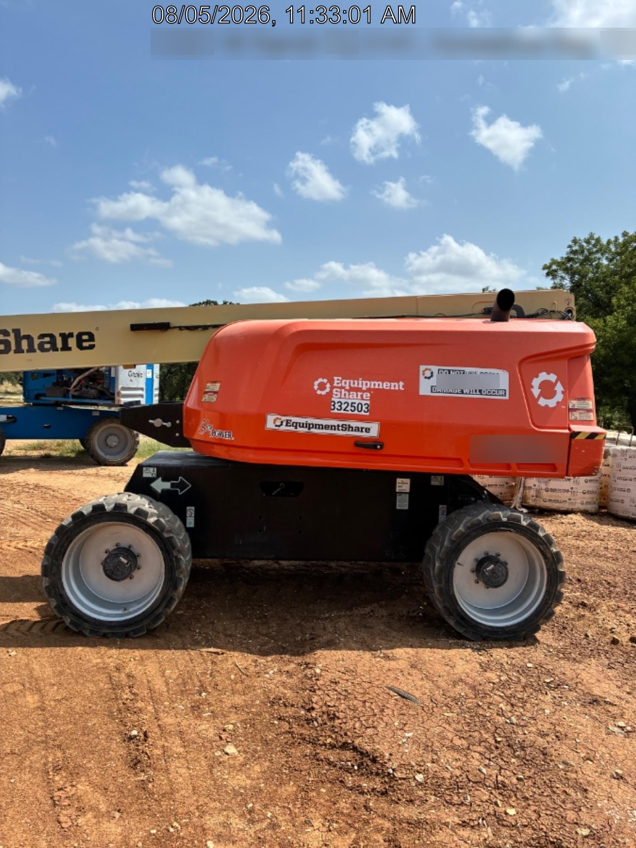 2023 JLG 660SJ