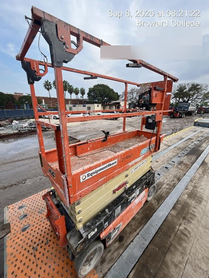 2022 JLG ES1932