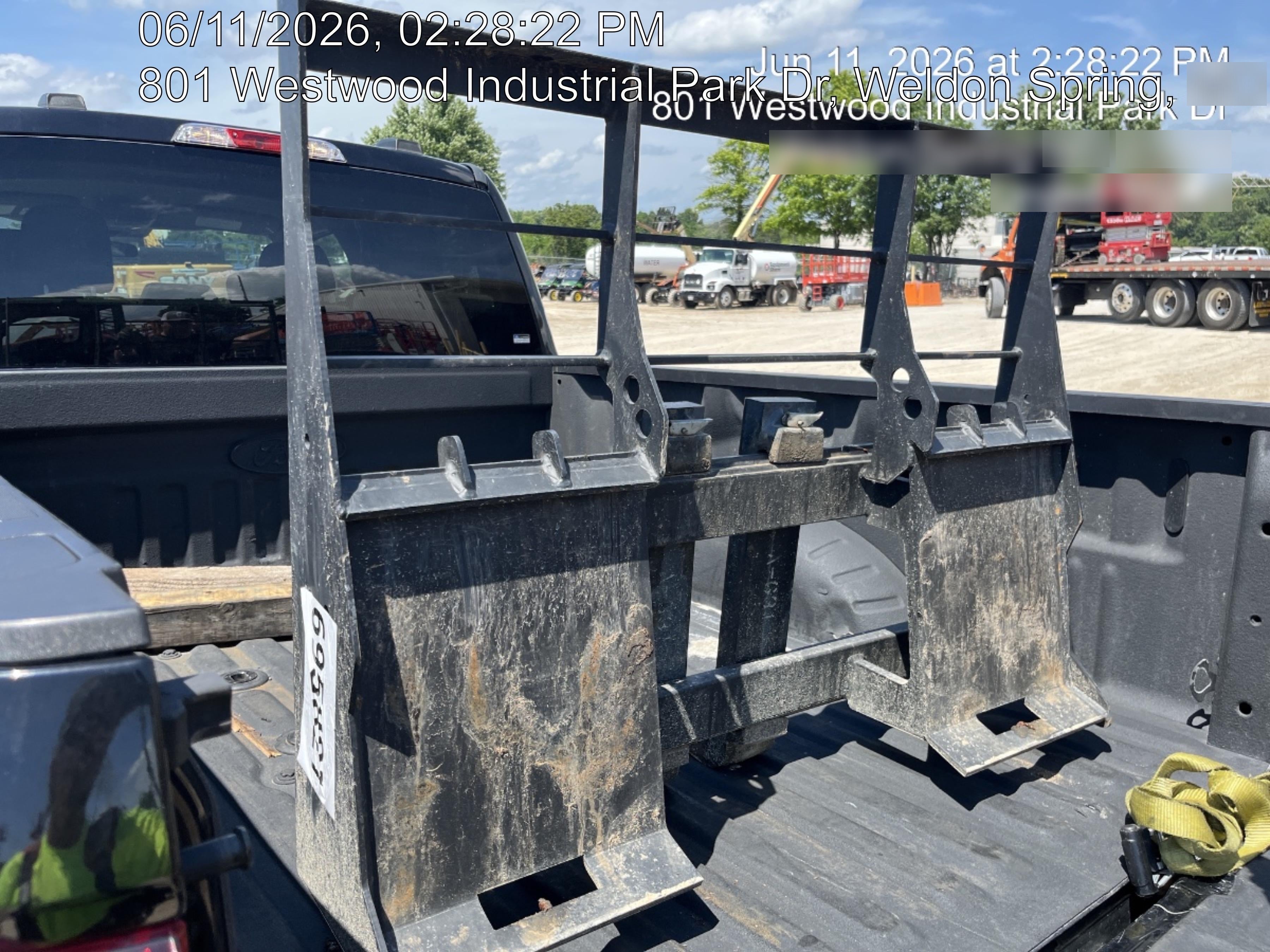 2026 ARROW MATERIAL HANDLING 72" Pallet Forks - Arrow