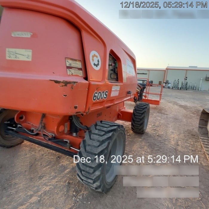 2019 JLG 600S