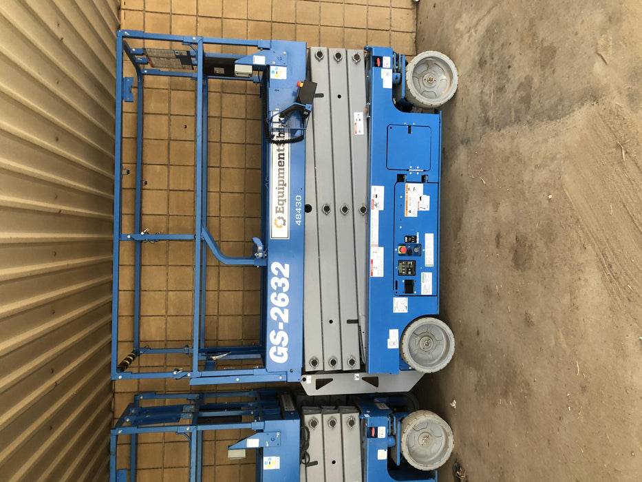 2019 Genie GS-2632 Folding rails with half height swing gate