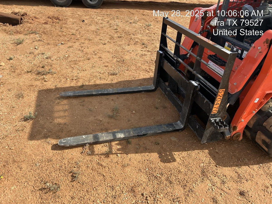 2025 ARROW MATERIAL HANDLING 60" Pallet Forks - Arrow