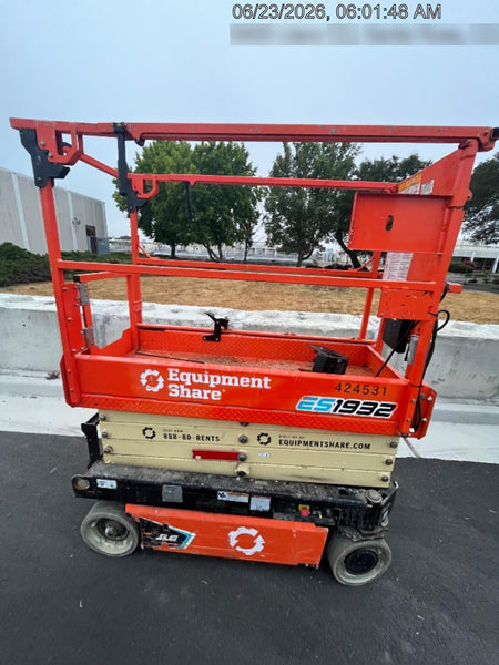 2024 JLG ES1932