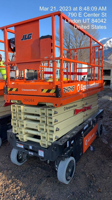 2022 JLG R4045