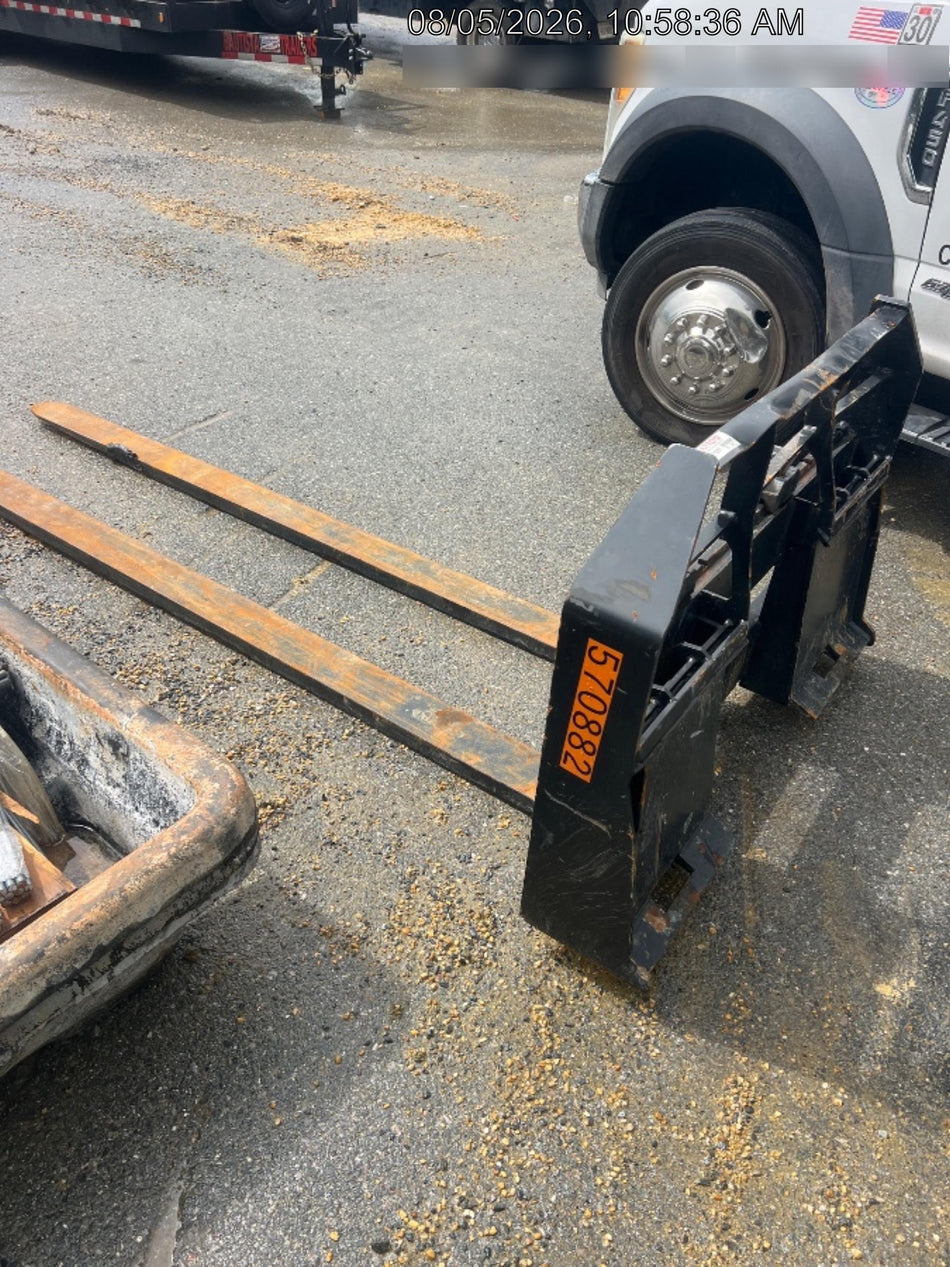 2025 ARROW MATERIAL HANDLING 24" Pallet Fork Frame