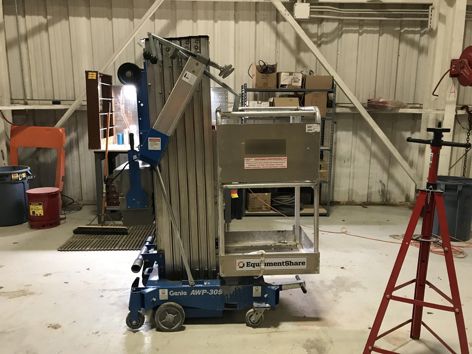 2019 GENIE AWP-30S