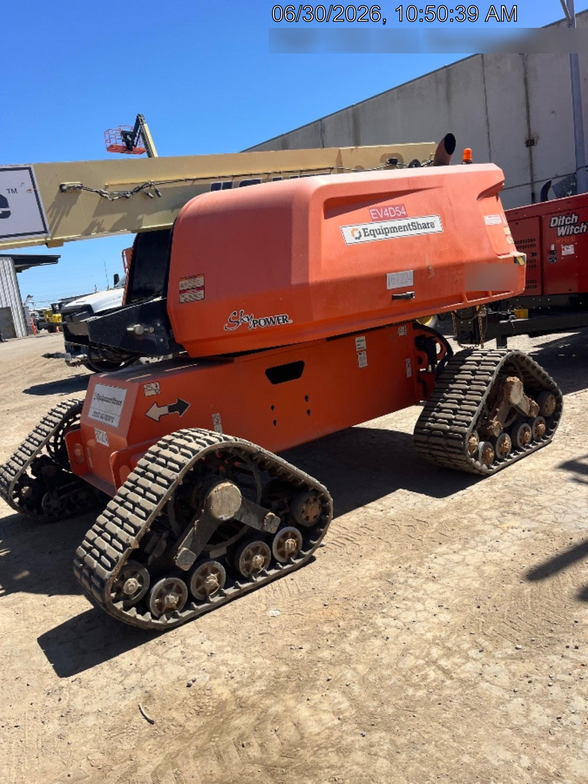 2021 JLG 660SJ Quad Track