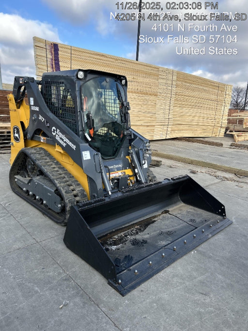2025 EQUIPMENTSHARE 1005792 - 84" Smooth Bucket, CTL