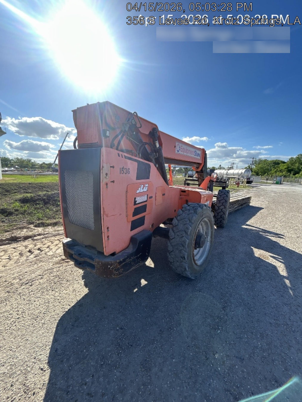 2016 JLG 8042