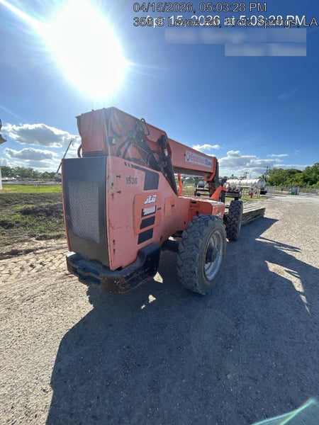2016 JLG 8042