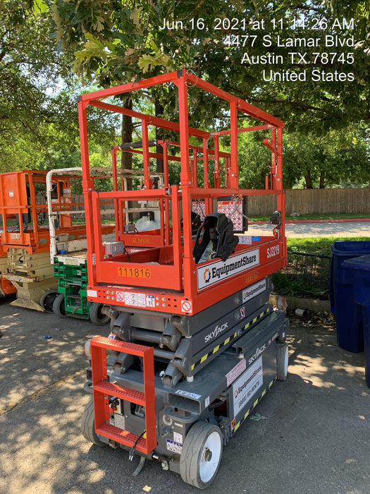 2020 Skyjack SJIII-3219 Solid NM Tires, Half height spring hinged entry gate, Dual Beacons, 800W Inverter