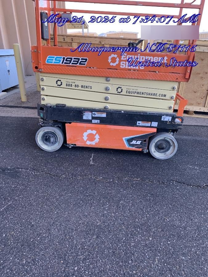 2023 JLG ES1932