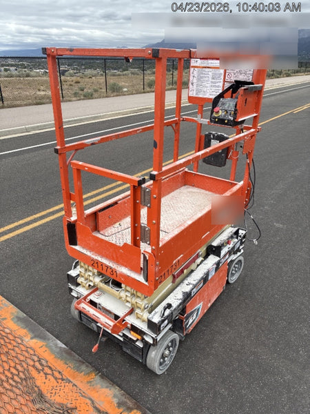 2022 JLG ES1330L