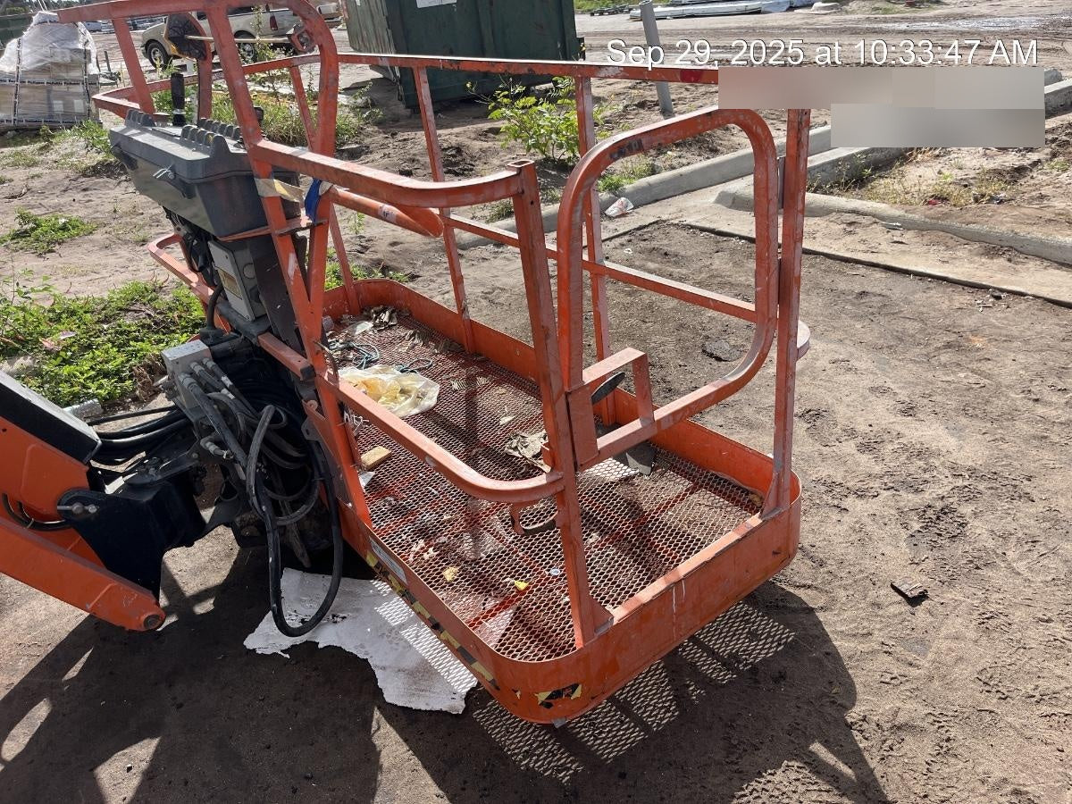 2021 JLG 660SJ Quad Track