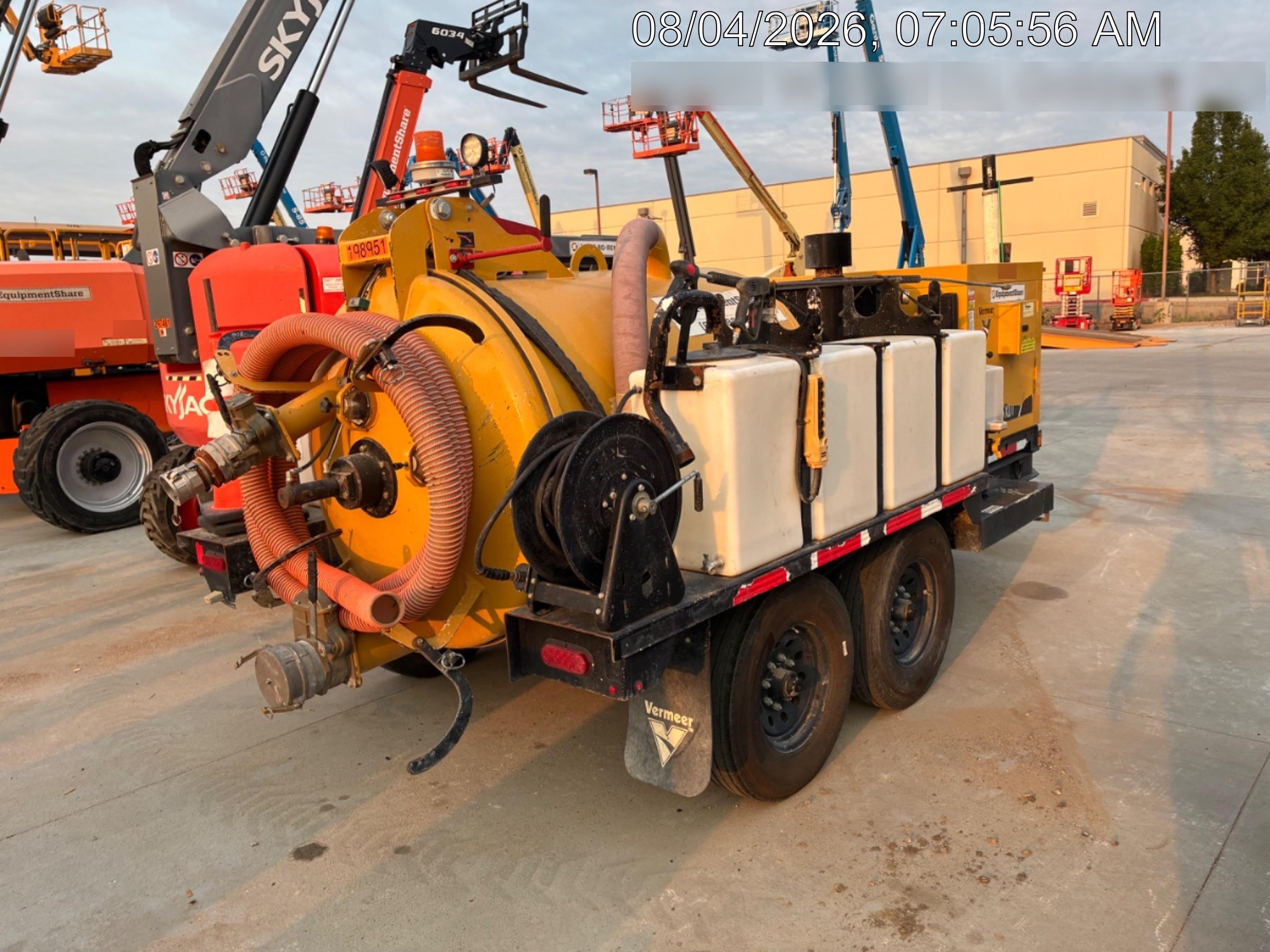 2022 VAC-TRON LP573XDT