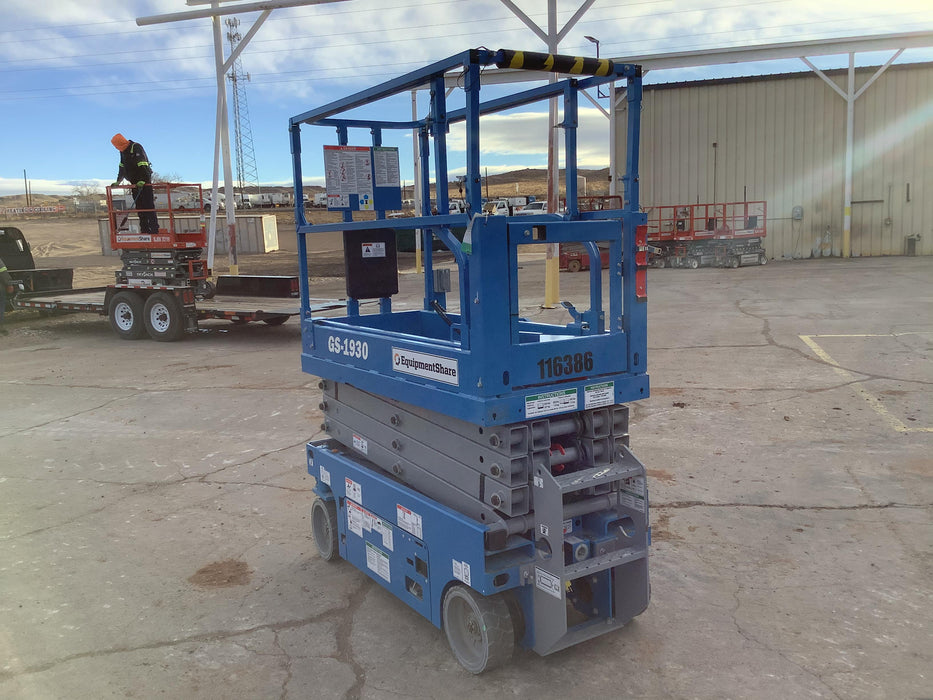 2020 Genie GS-1930 Solid Non Marking Tires, Beacon, Folding rails with half height swing gate