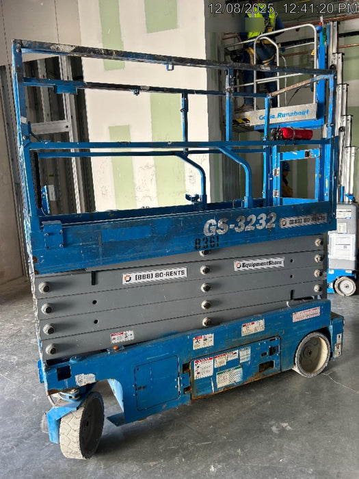 2018 Genie GS-3232 Genie GS3232 Lift w/Folding Rails and Swing Gate