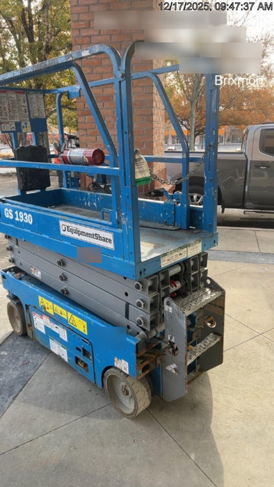 2019 Genie GS-1930 Fixed rails with chain Entry