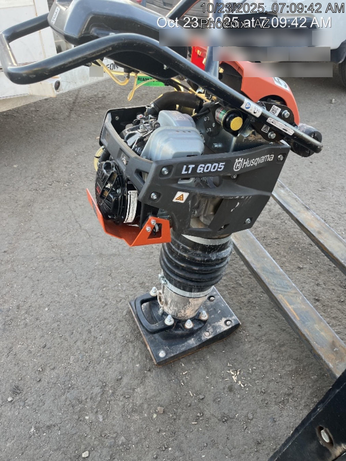 2025 HUSQVARNA LT6005